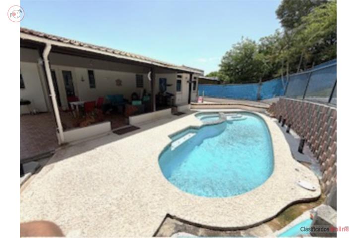 Villa Franca: Pool / Solar Panels / Airbnb