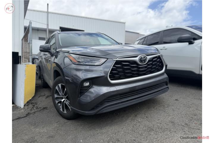Highlander XLE / Fully Equipped