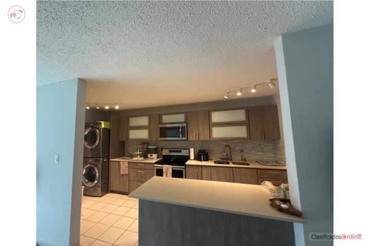 Close to everything! 3-bedroom, 2-bathroom apartment, super cute