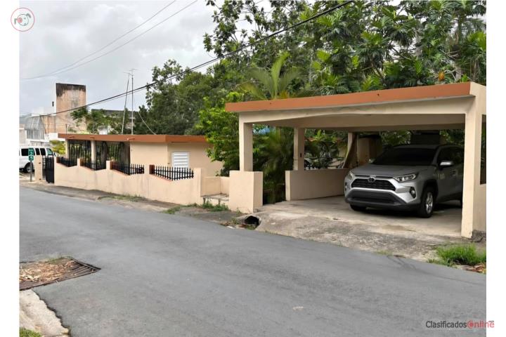 Multi-family home in Hato Nuevo neighborhood