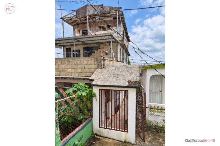 Three-story property - 4-2-1 - 810 sq ft