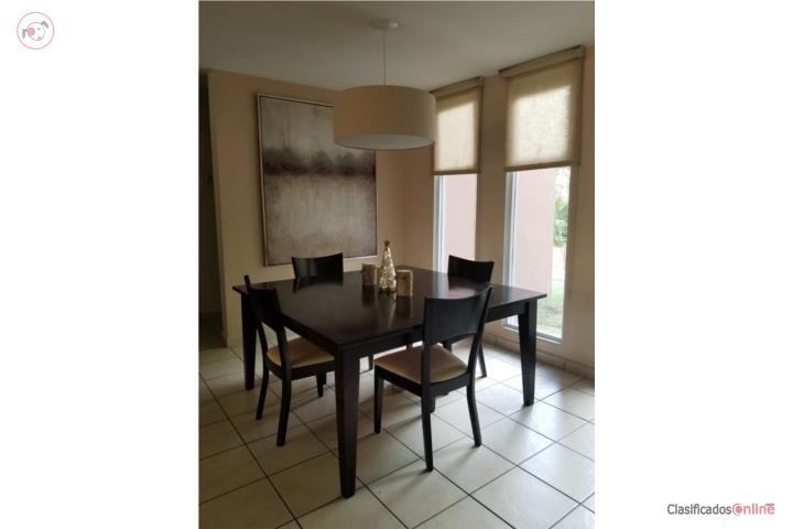 Alturas del Bosque Condominium, Walk-up, 3 bed/2 bath