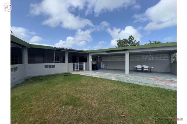Sabana Gardens Townhouse in Carolina