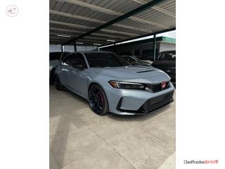 2025 Honda Civic Type-R, 3k miles, extra rims
