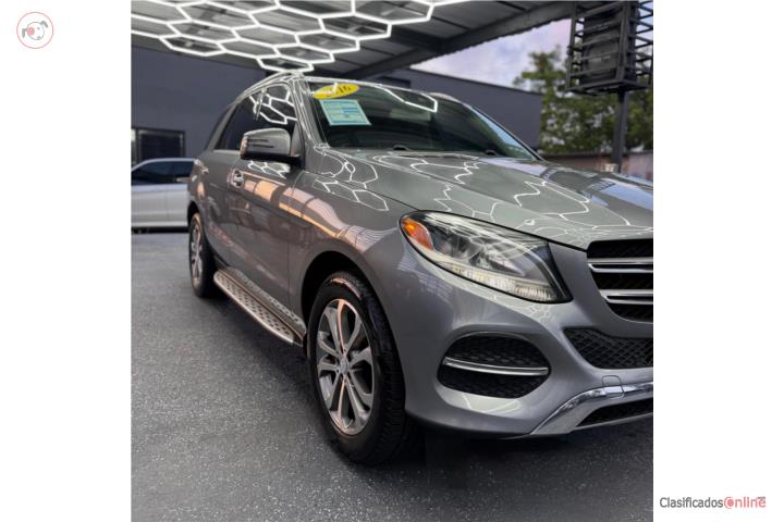 Extra clean car with certified Carfax
