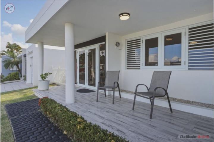 Modern 3-bedroom/3-bathroom house with private pool