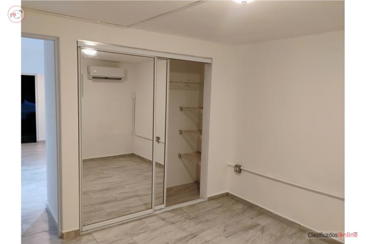 1-bedroom apartment $800 with water and electricity.