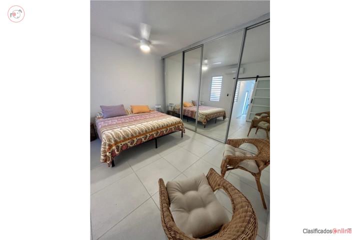 1/1 walking distance to the beach, includes water, electricity, and Wi-Fi