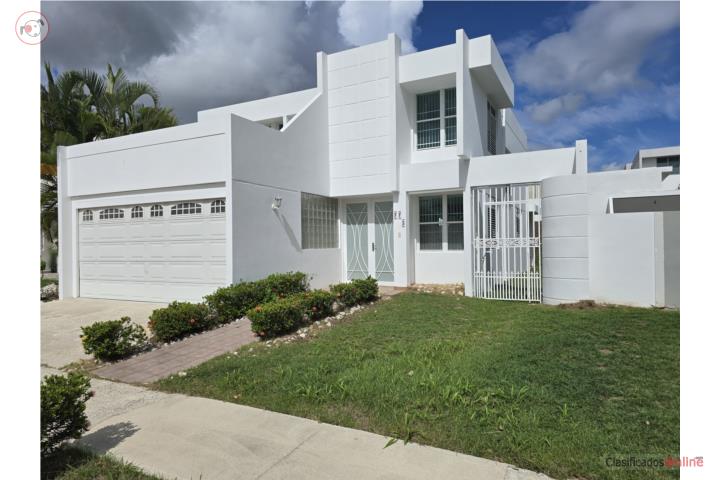 Vistas del Bosque Gated Community