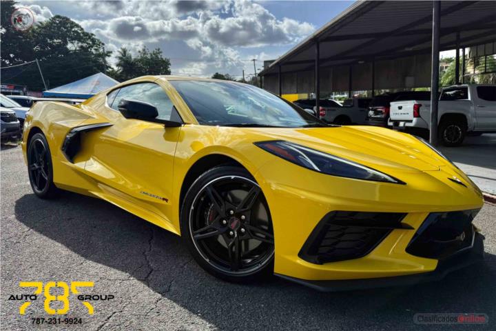 Corvette Stingray 3LT, only 1998 miles