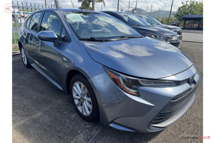 2023 Toyota Corolla LE with Sunroof