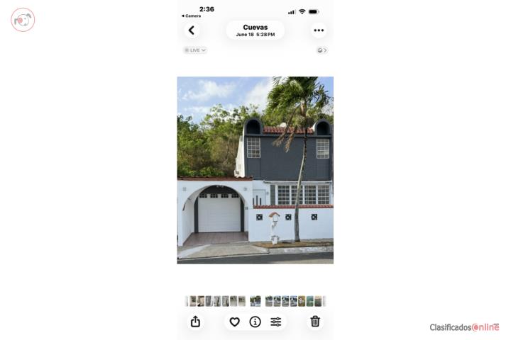House in urban area of Trujillo Alto