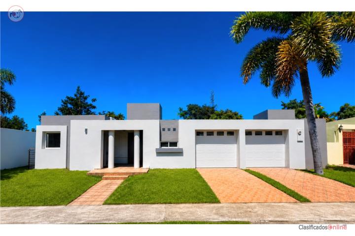 Residence in Paseo Los Robles, Mayagüez