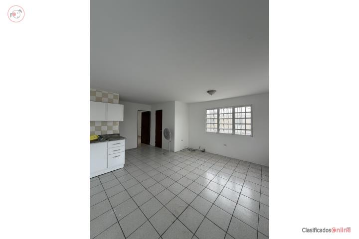 Levittown: 2nd-floor apartment