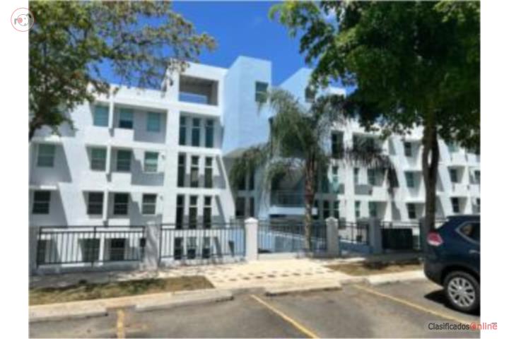 Alturas del Bosque Condominium Walk-up 3 Bed/2 Bath